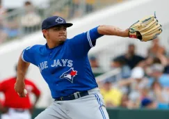 Roberto Osuna realiza lanzamiento con los Azulejos de Toronto