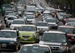 Autos circulan por la CDMX