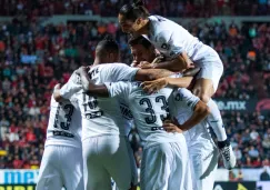 Jugadores de Rayados celebran gol contra Tijuana