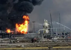 Petroquímica en Veracruz arde tras explosión