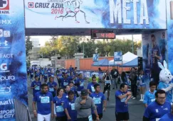 Aficionados celestes asistieron a la carrera Cruz Azul 2016