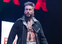 Enzo Amore hace su entrada al ring