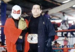 Kato Kung Lee (der) y Kato Jr. (izq) antes de una lucha