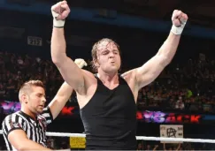 Dean Ambrose festeja un triunfo