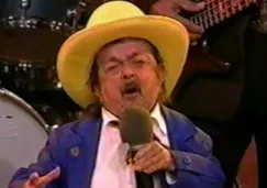 Margarito canta durante un programa 