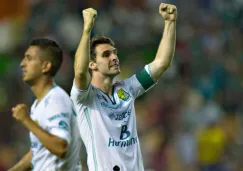 Mauro Boselli festeja una anotación con León