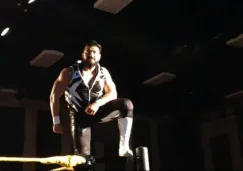 Andrade 'Cien' Almas en una lucha de NXT