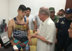 Alan Pulido junto al gobernador de Tamaulipas, Egidio Torre