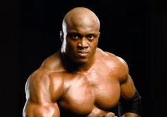 Bobby Lashley posa para la cámara