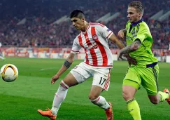 Alan Pulido, con la camiseta del Olympiacos en un cotejo