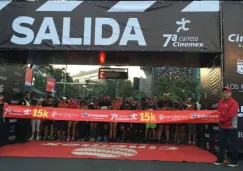 Participantes durante la salida de la Carrera Cinemex