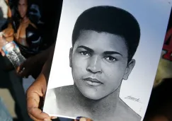 Aficionado carga dibujo de Muhammad Ali