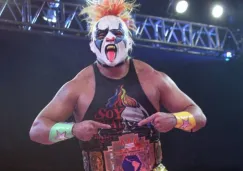 Psycho Clown presume el cinturón del Campeonato Latinoamericano