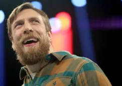 Daniel Bryan durante su anuncio del retiro