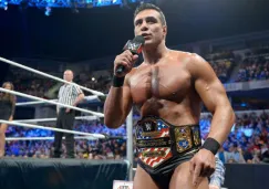 Alberto del Río habla bajo el encordado 