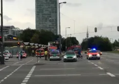 Policía fuera de un centro comercial en Munich