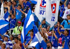 Afición de Cruz Azul anima a su equipo