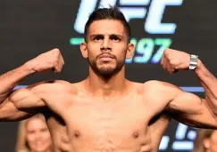 Yair Rodríguez aprueba el pesaje previo a la pelea contra Alex Caceres