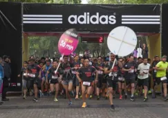 Corredores en una competición de Adidas