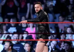 Finn Bálor antes de un combate en Raw