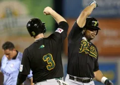 Rubén Rivera, de Pericos, celebra durante el segundo juego frente a Leones