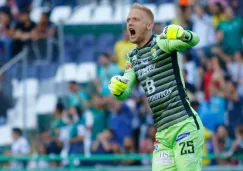 Yarbrough celebra uno de los goles del León