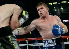 Canelo golpea a Smith