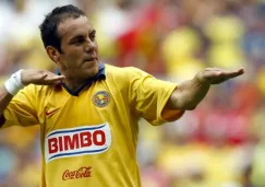 Cuauhtémoc Blanco celebrando un gol con el América