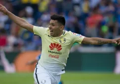 Silvio Romero celebra su gol  de la victoria frente a Cruz Azul