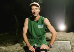 Karl Meltzer posa al terminar el Appalachian Trail