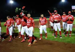 Jugadores de los Diablos agradecen a la tribuna