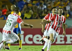 Edgar Espíndola festeja su gol contra Tigres