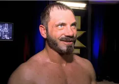 Austin Aries al finalizar un combate