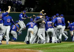 Jugadores de Cachorros estallan tras ganar el título