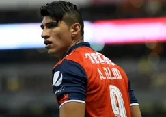 Alan Pulido, durante un partido con las Chivas