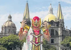 Gran Metalik posa ante la camara de RÉCORD en Guadalajara