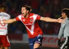 Vuletich corre tras marcar entre la decepción de Xolos