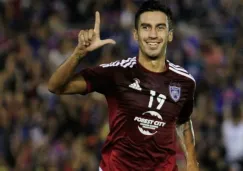 Juan Martín Lucero celebrando un gol con el Johor Darul