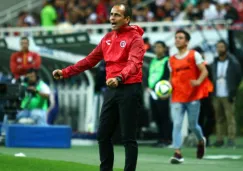 Oscar Pareja durante el juego contra Chivas