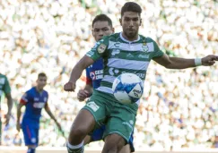 Lalo Herrera durante un juego entre Santos y Cruz Azul