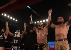 Lucha Brothers y L.A.X después de la lucha en Homecoming