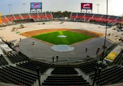 Directivos de MLB recorren el nuevo estadio de los Diablos Rojos