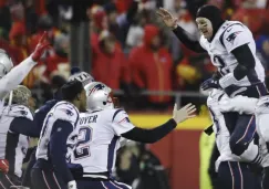 Jugadores de Patriots festejan tras ganar su pase al SB LIII