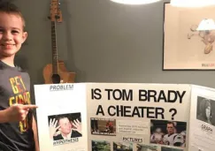 Niño con su demostración de que "Tom Brady es un tramposo"