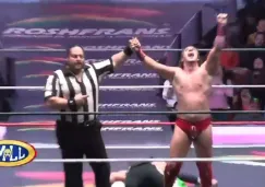 Niebla Roja festeja tras vencer al Último Guerrero