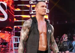 Randy Orton hace su entrada al ring