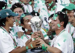 Jugadores de Santos festejan el título en 2008