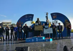 Ganadores del Medio Maratón de Guadalajara reciben sus respectivos premios 