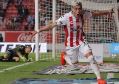 Brian Fernández festeja gol ante Xolos