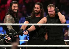 Los miembros de The Shield hacen su pose con los puños